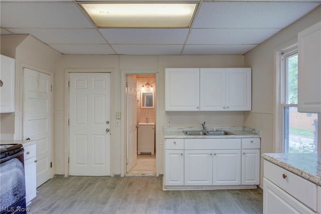3295 W 56th Street, Cleveland, OH 44102