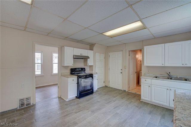 3295 W 56th Street, Cleveland, OH 44102