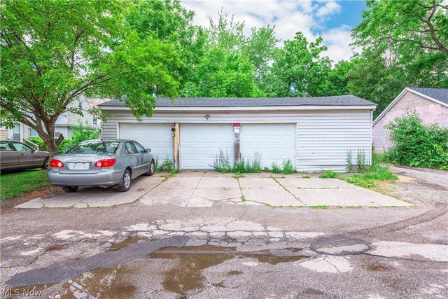 3295 W 56th Street, Cleveland, OH 44102