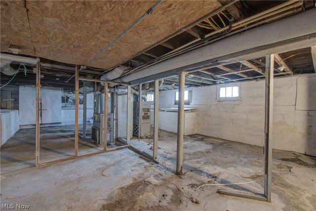 3295 W 56th Street, Cleveland, OH 44102