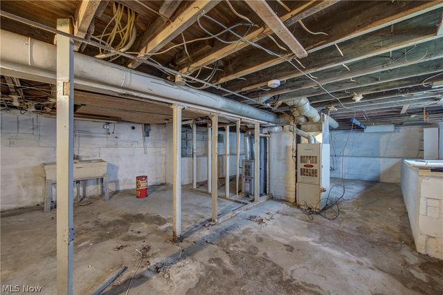 3295 W 56th Street, Cleveland, OH 44102