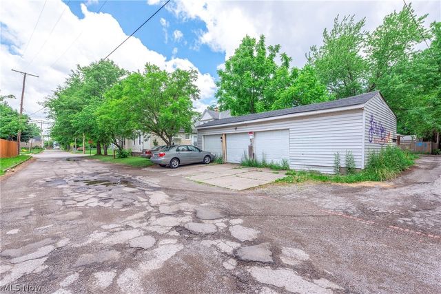 3295 W 56th Street, Cleveland, OH 44102