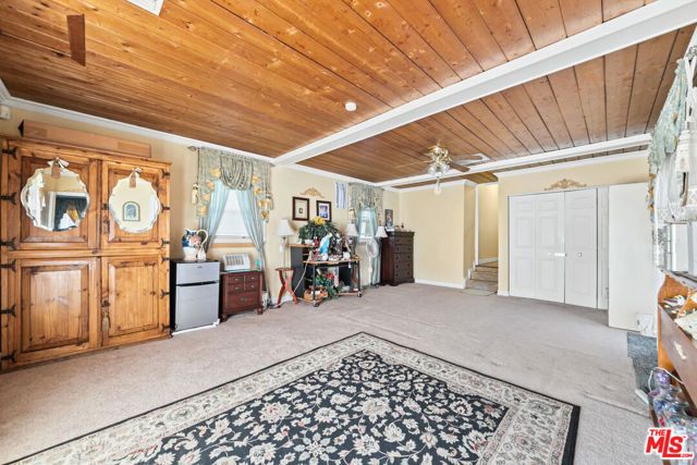 1337 N Whitnall Highway, Burbank, CA 91505