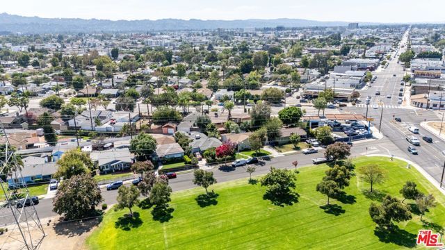 1337 N Whitnall Highway, Burbank, CA 91505