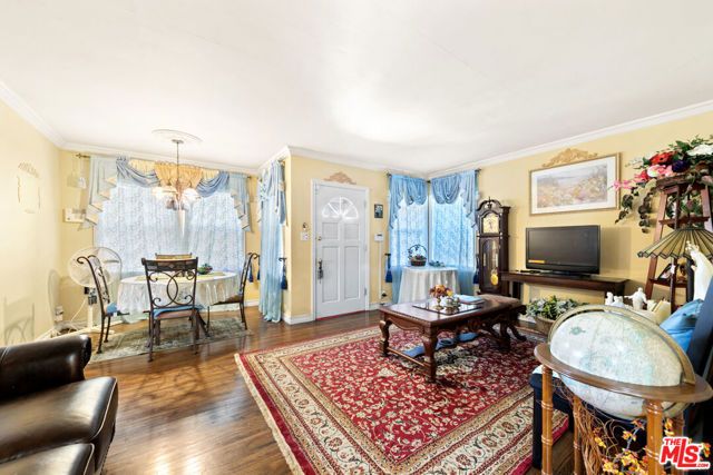 1337 N Whitnall Highway, Burbank, CA 91505