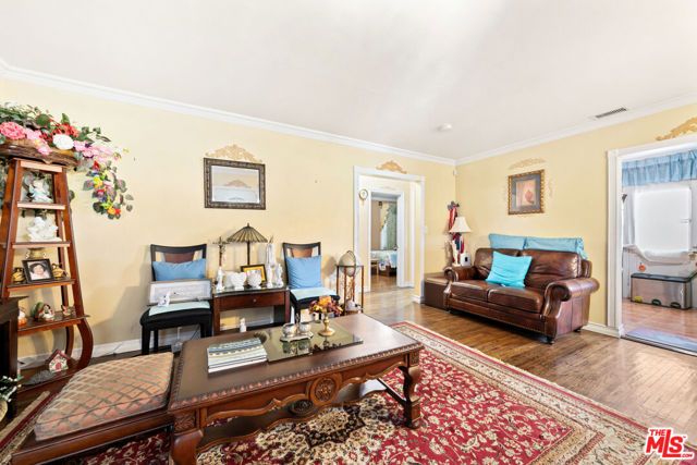 1337 N Whitnall Highway, Burbank, CA 91505