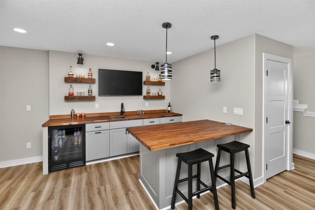 334 Cedar Drive, Gilbert, IA 50105