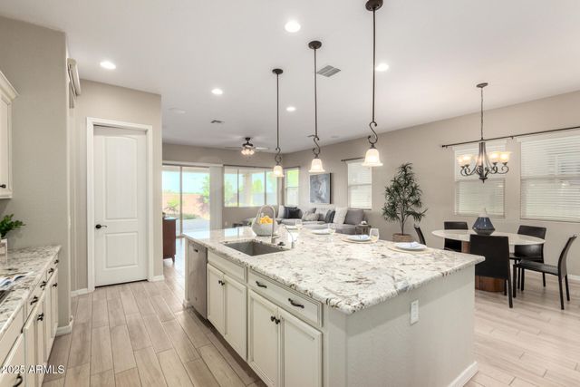 2811 S JEFFRY Street, Gilbert, AZ 85295