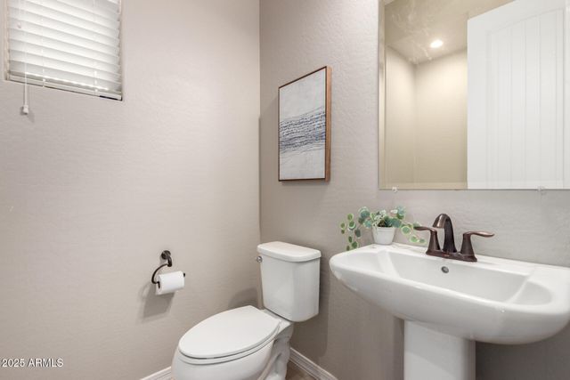 2811 S JEFFRY Street, Gilbert, AZ 85295