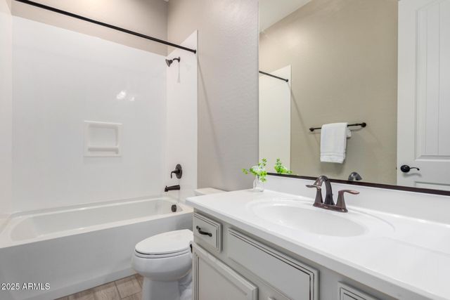 2811 S JEFFRY Street, Gilbert, AZ 85295