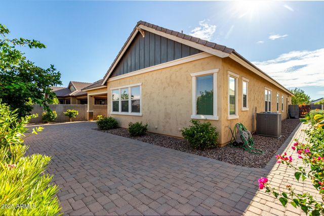 2811 S JEFFRY Street, Gilbert, AZ 85295