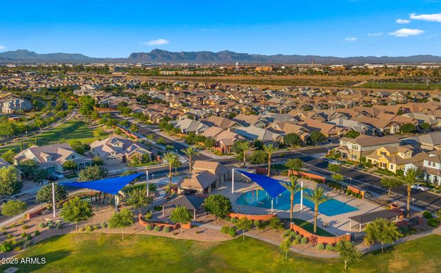 2811 S JEFFRY Street, Gilbert, AZ 85295