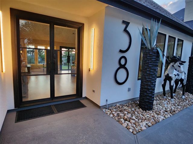 38 Fairway Park, Montgomery, TX 77356