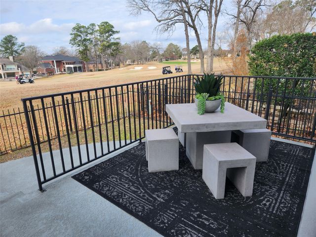 38 Fairway Park, Montgomery, TX 77356