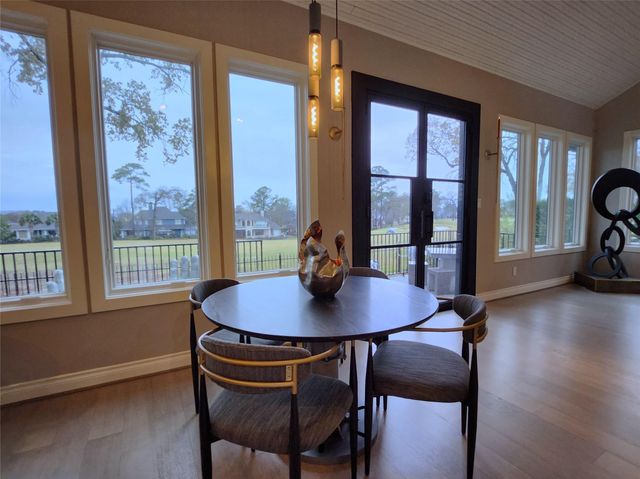 38 Fairway Park, Montgomery, TX 77356