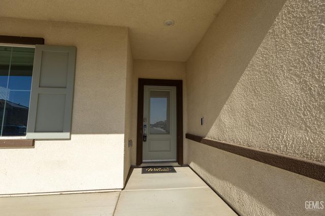 7818 Cherimoya Drive, Bakersfield, CA 93313