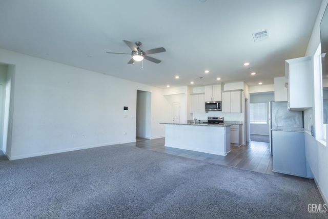 7818 Cherimoya Drive, Bakersfield, CA 93313