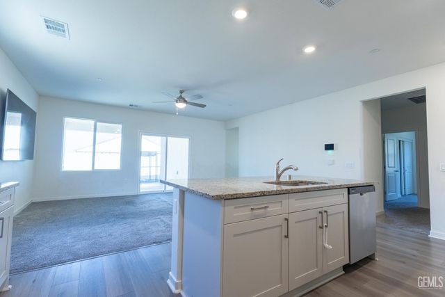7818 Cherimoya Drive, Bakersfield, CA 93313