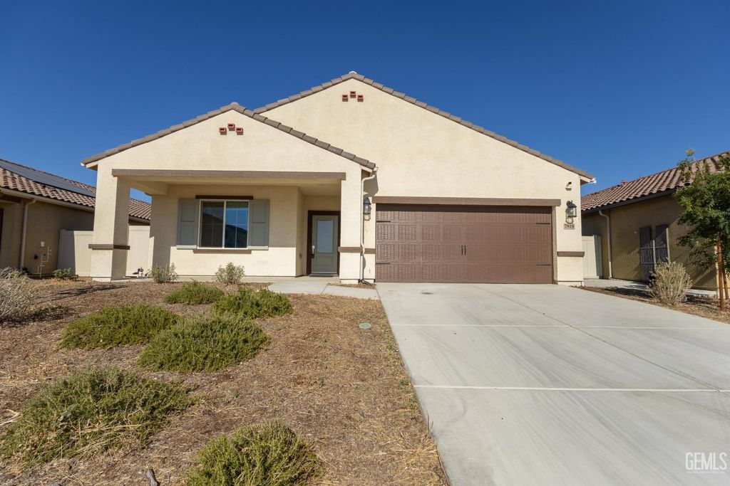 7818 Cherimoya Drive, Bakersfield, CA 93313