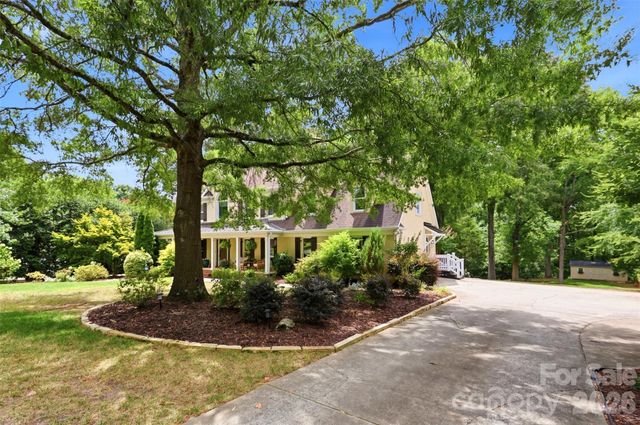 170 S Kimberly Road, Davidson, NC 28036
