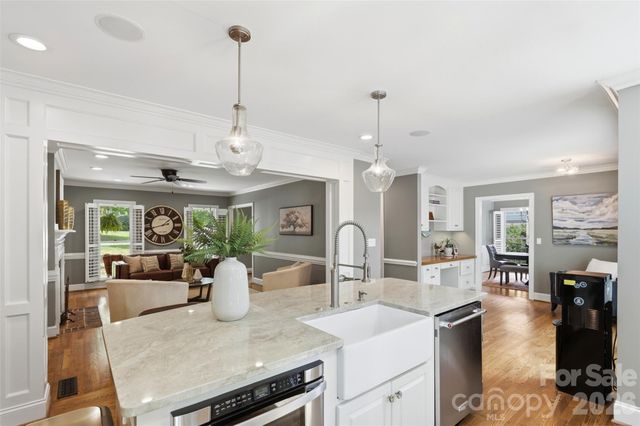 170 S Kimberly Road, Davidson, NC 28036