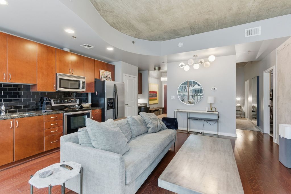 301 Demonbreun St Unit 907, Nashville, TN 37201