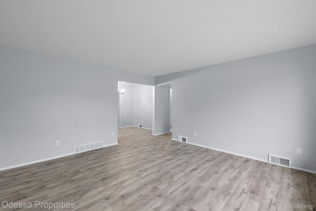 32038 PEMBROKE Street, Livonia, MI 48152