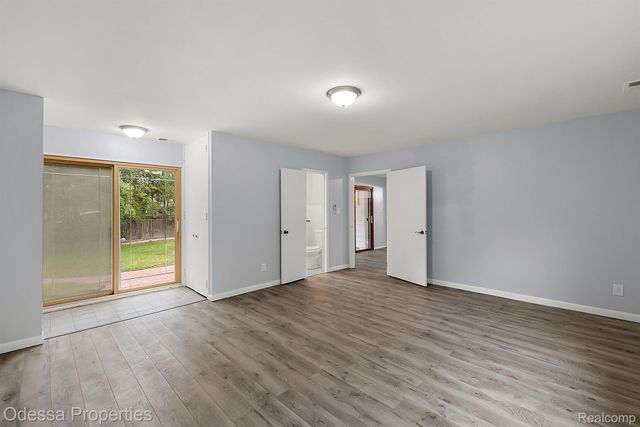 32038 PEMBROKE Street, Livonia, MI 48152