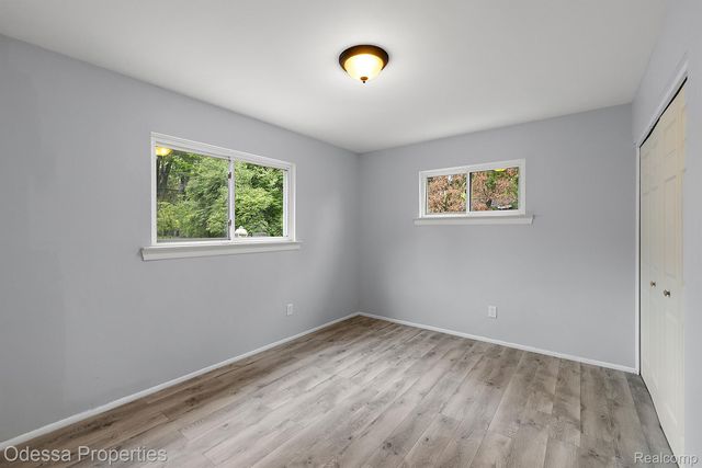 32038 PEMBROKE Street, Livonia, MI 48152