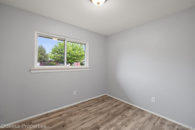32038 PEMBROKE Street, Livonia, MI 48152