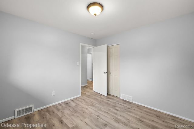 32038 PEMBROKE Street, Livonia, MI 48152