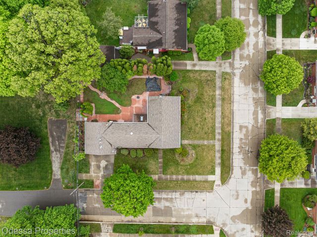 32038 PEMBROKE Street, Livonia, MI 48152