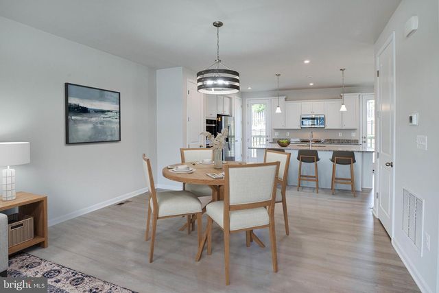 18297 SUMMIT POINTE DR, Triangle, VA 22172