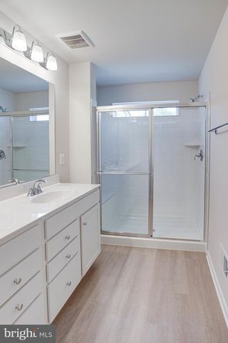 18297 SUMMIT POINTE DR, Triangle, VA 22172