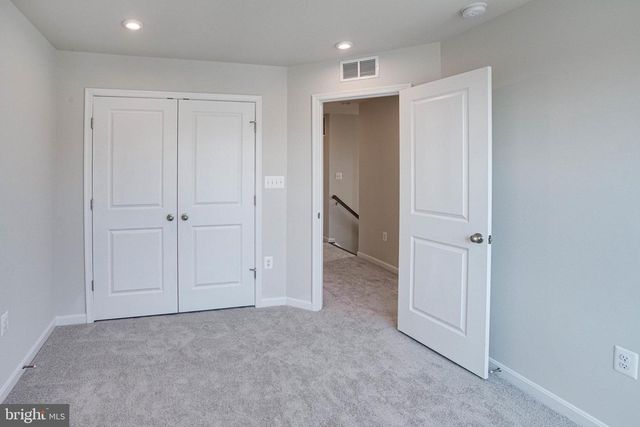 18297 SUMMIT POINTE DR, Triangle, VA 22172