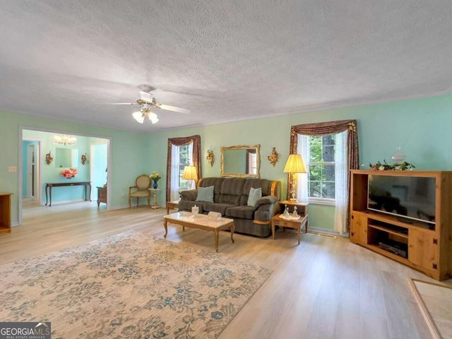 240 Riverview Road, Jackson, GA 30233