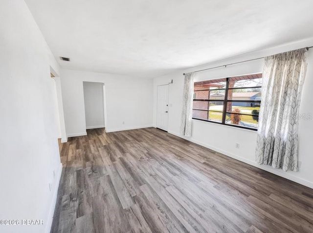 2001 KENILWORTH AVENUE, South Daytona, FL 32119