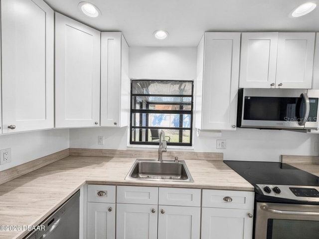 2001 KENILWORTH AVENUE, South Daytona, FL 32119