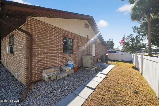 2001 KENILWORTH AVENUE, South Daytona, FL 32119