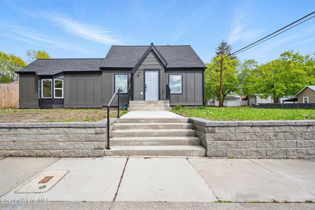 1202 N A ST, Coeur D'alene, ID 83814