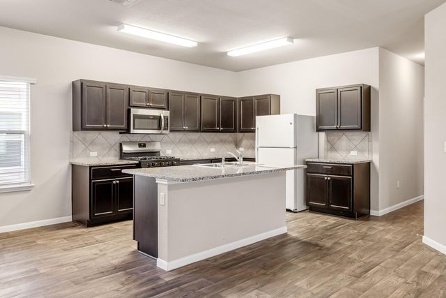365 Cibolo Creek DR, Kyle, TX 78640