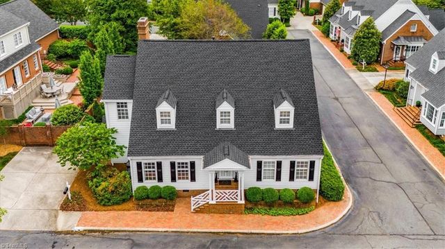 12 Charleston Square, Greensboro, NC 27408