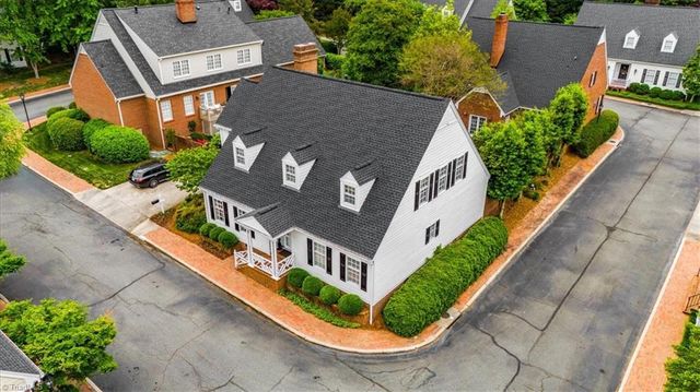 12 Charleston Square, Greensboro, NC 27408
