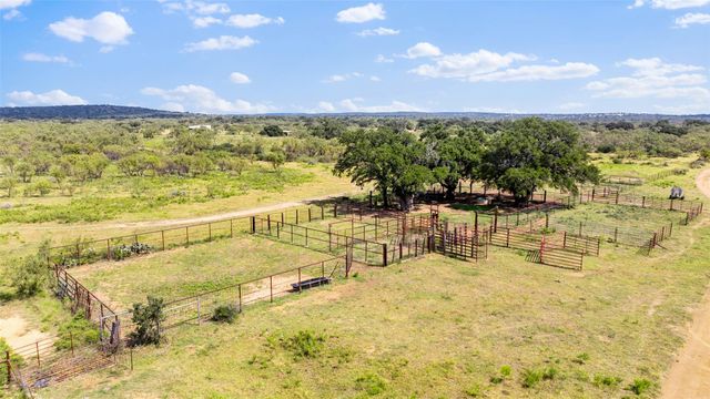 1930 County Road 413, Llano, TX 78643