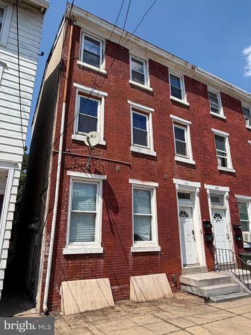 219 E BROAD ST, Burlington, NJ 08016
