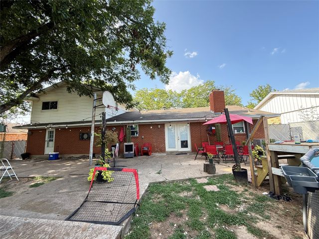 7508 S College Circle, North Richland Hills, TX 76180