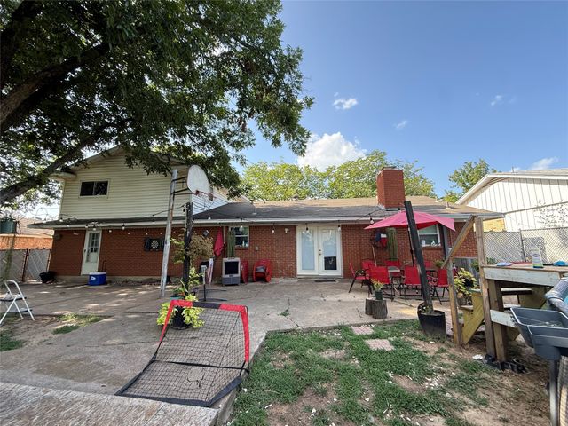 7508 S College Circle, North Richland Hills, TX 76180