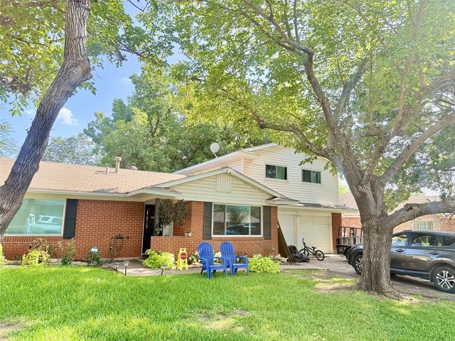 7508 S College Circle, North Richland Hills, TX 76180