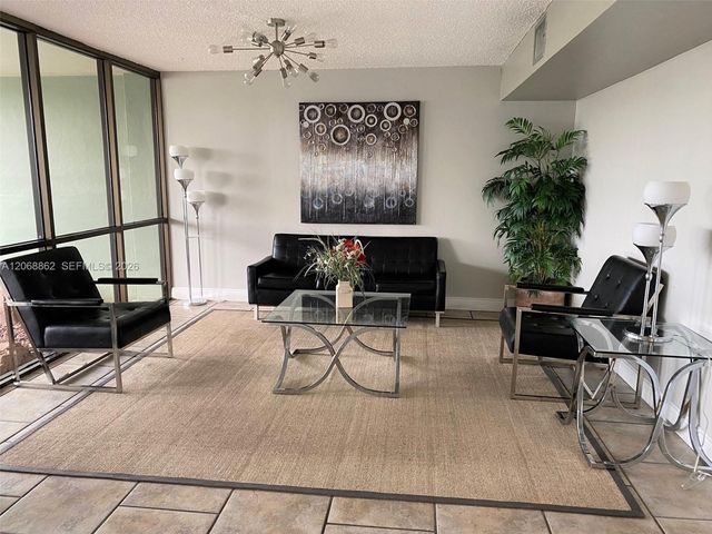 2761 Taft Street 405, Hollywood, FL 33020