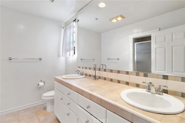 22068 Martinez Street, Woodland Hills, CA 91364